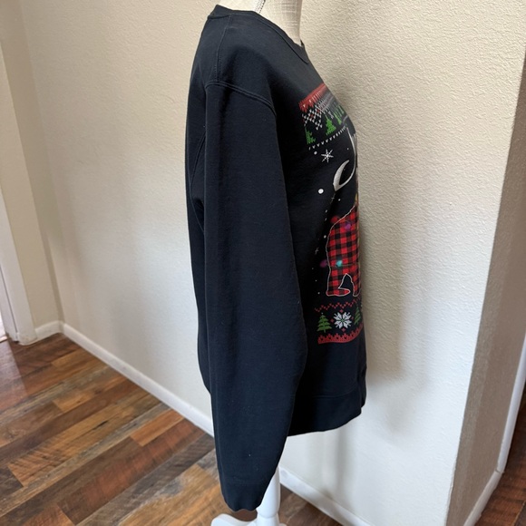 Mama Bear Christmas Black Sweatshirt - Size Medium - Picture 5 of 15